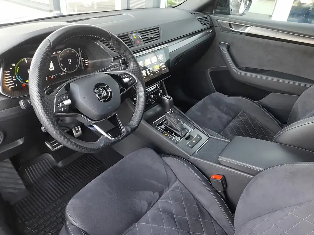 Skoda Superb PHEV DSG Sportline - Thumbnail 13