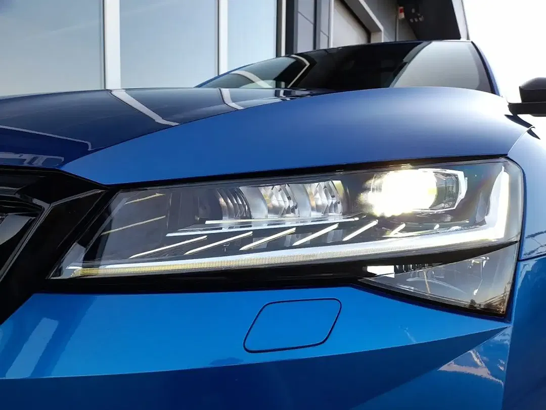 Skoda Superb PHEV DSG Sportline - Thumbnail 18