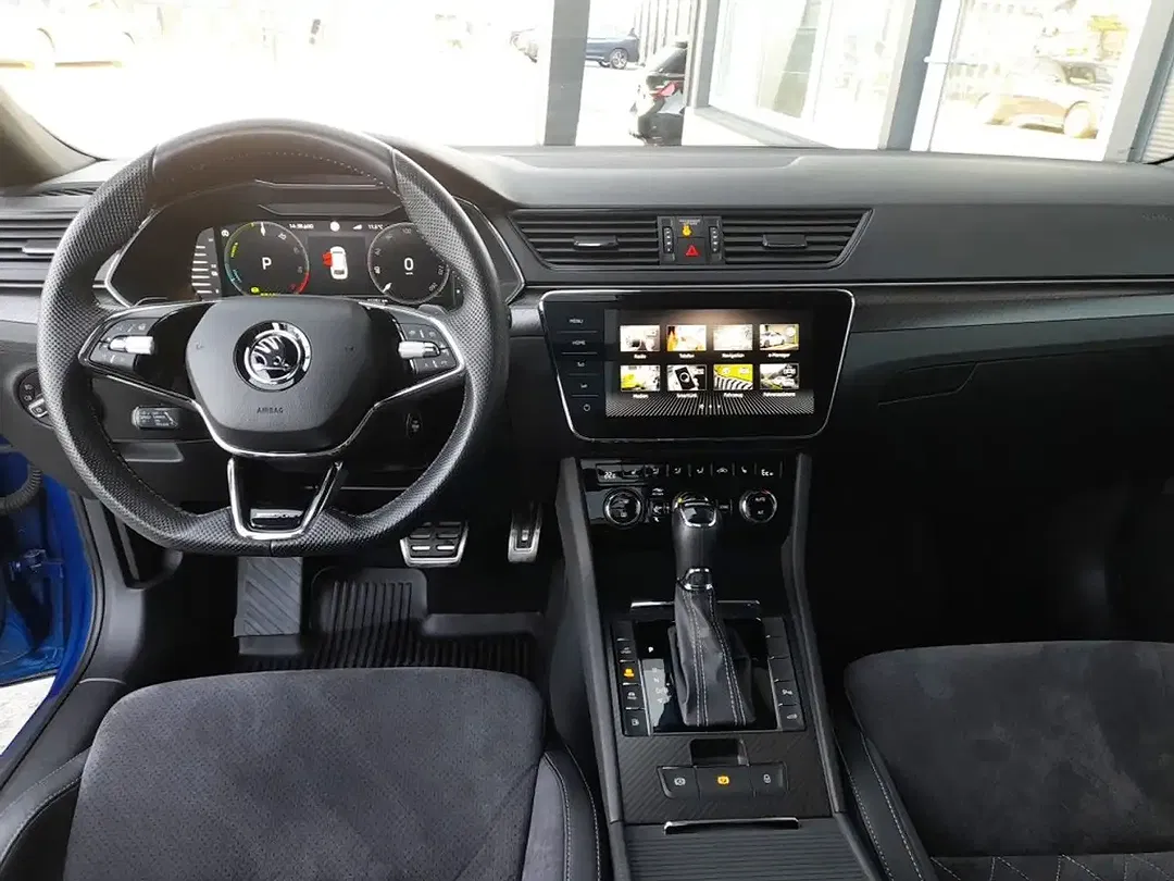 Skoda Superb PHEV DSG Sportline - Thumbnail 3