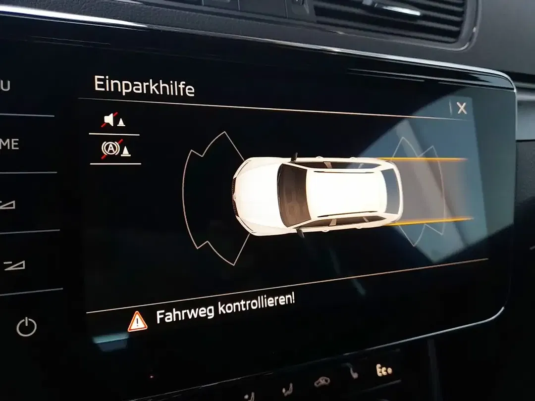Skoda Superb PHEV DSG Sportline - Thumbnail 4