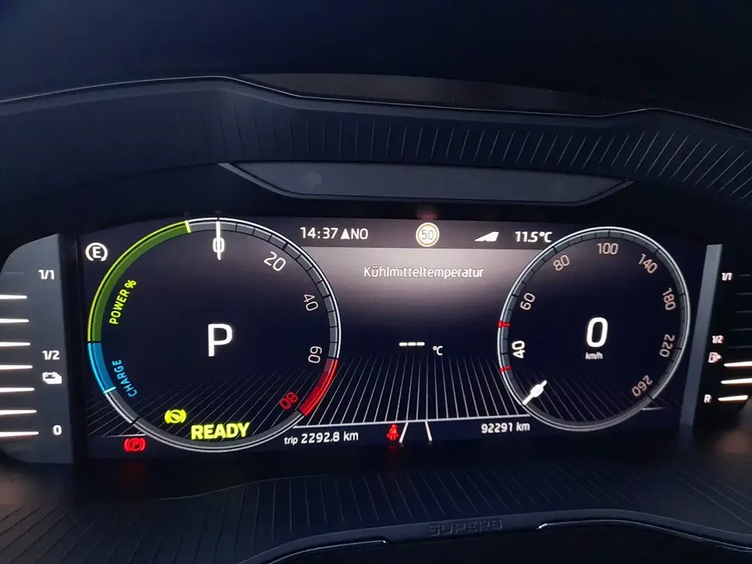 Skoda Superb PHEV DSG Sportline - Thumbnail 8