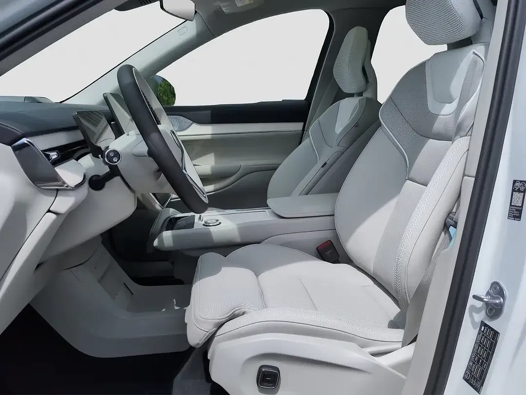Volvo EX90 Performance Ultra - Thumbnail 11