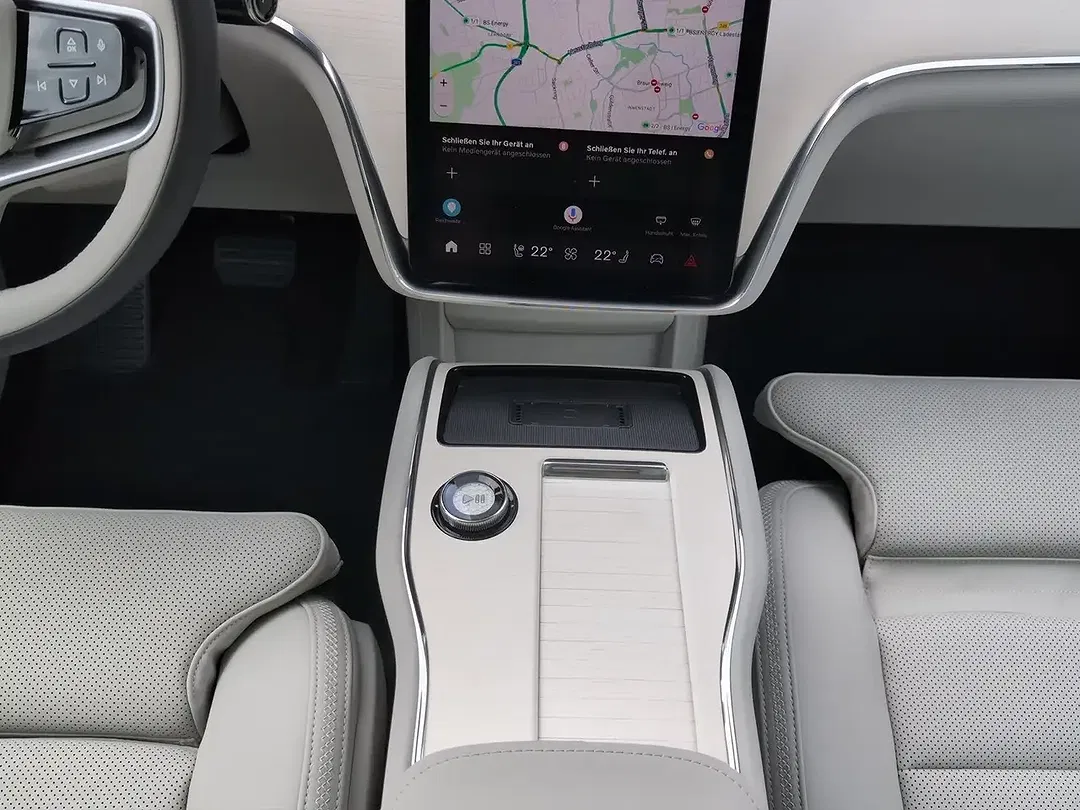 Volvo EX90 Performance Ultra - Thumbnail 13