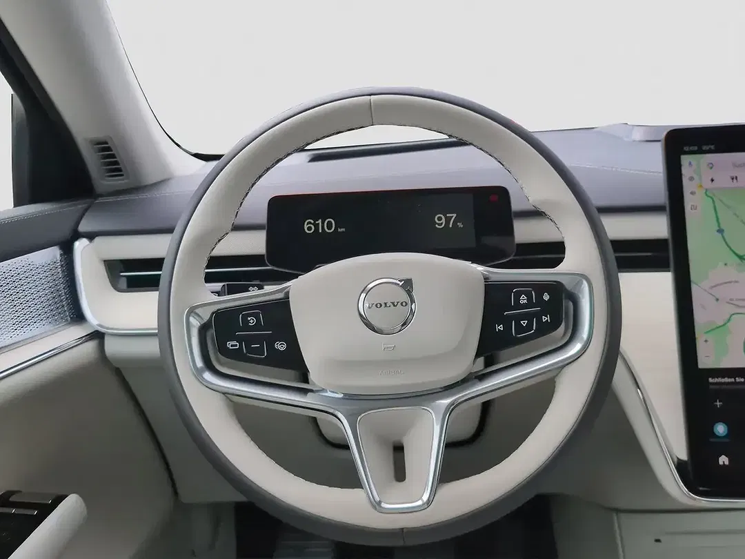 Volvo EX90 Performance Ultra - Thumbnail 4