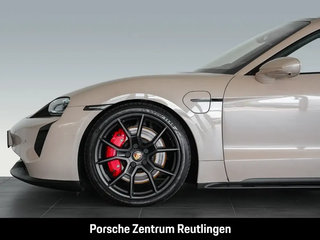 Porsche Taycan GTS - Thumbnail 9
