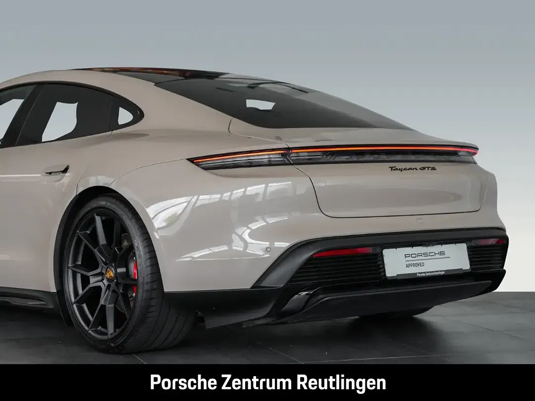 Porsche Taycan GTS - Thumbnail 13