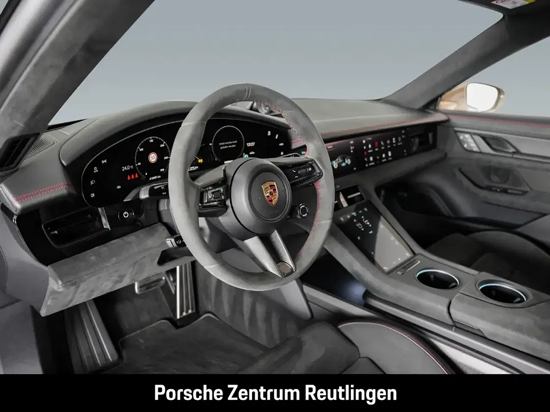 Porsche Taycan GTS - Thumbnail 4