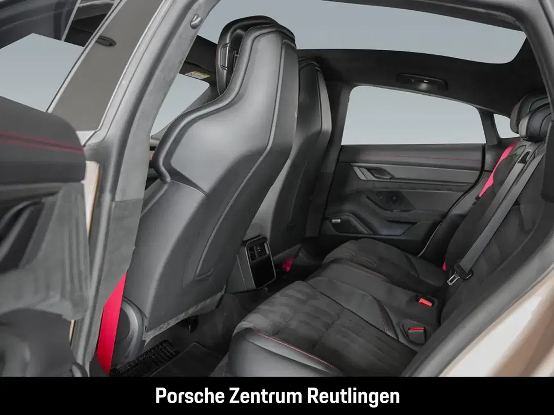 Porsche Taycan GTS - Thumbnail 6