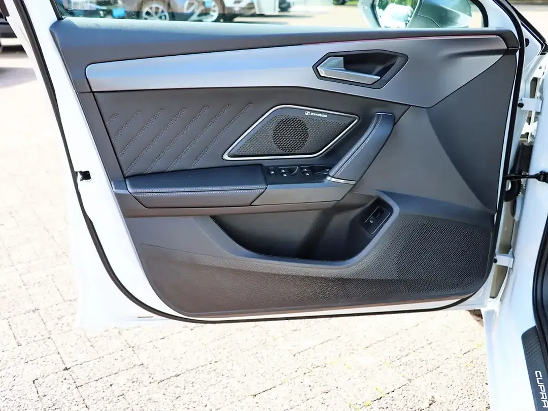 CUPRA Leon 1.5 eTSI DSG Matrix LED Sportstourer - Thumbnail 14