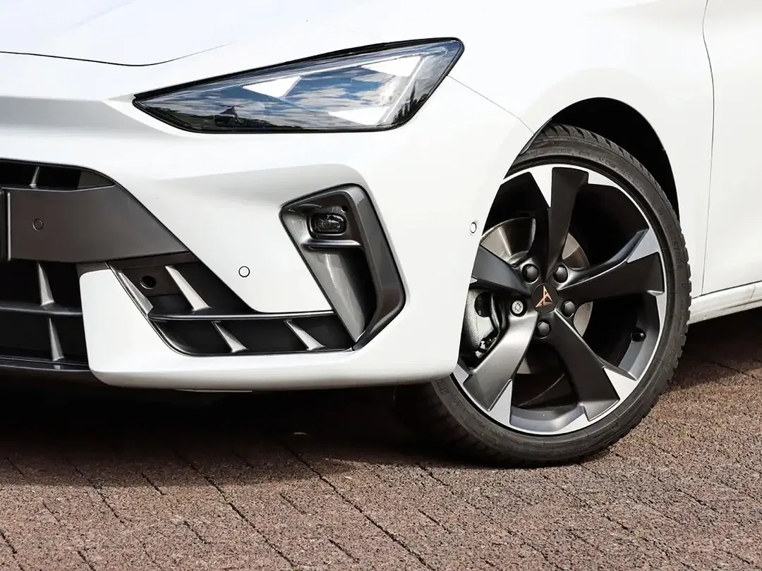 CUPRA Leon 1.5 eTSI DSG Matrix LED Sportstourer - Thumbnail 3