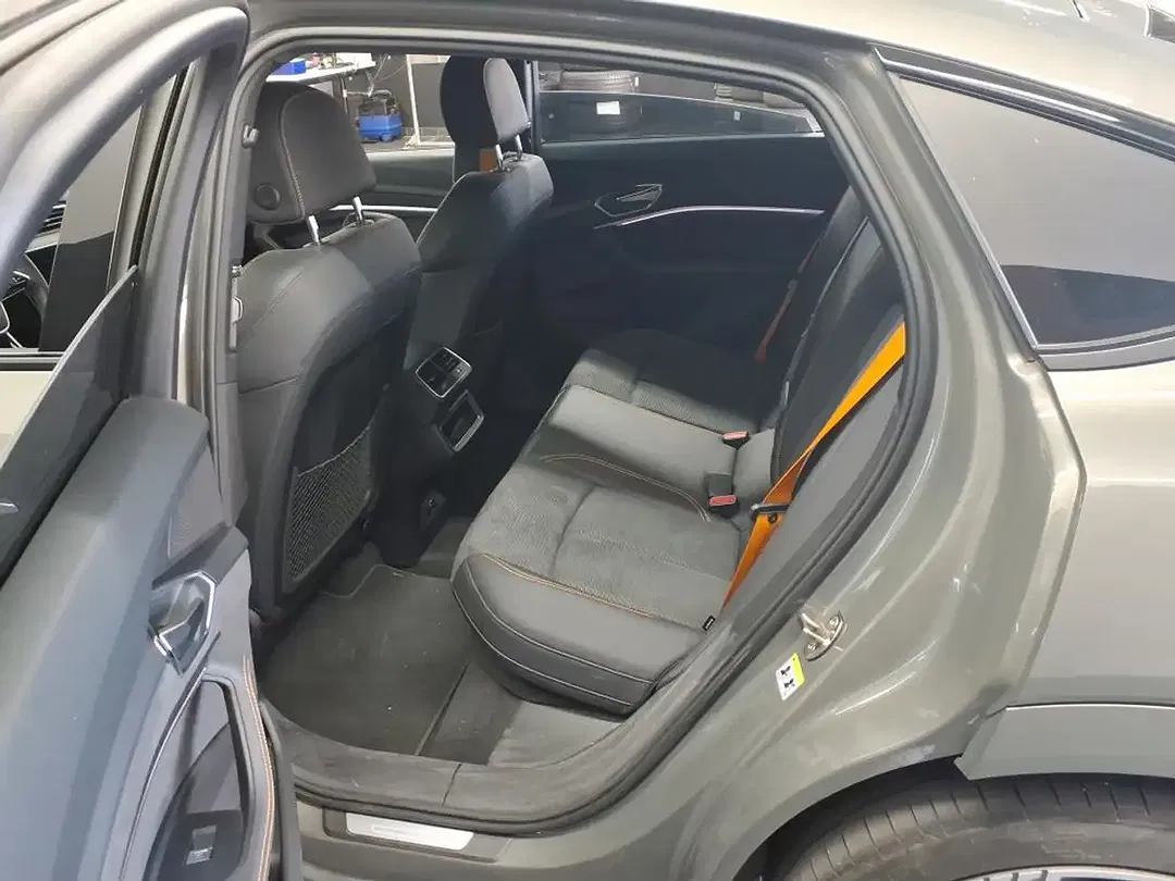 Audi e-tron 55 Sportback S line Black Edition - Thumbnail 7