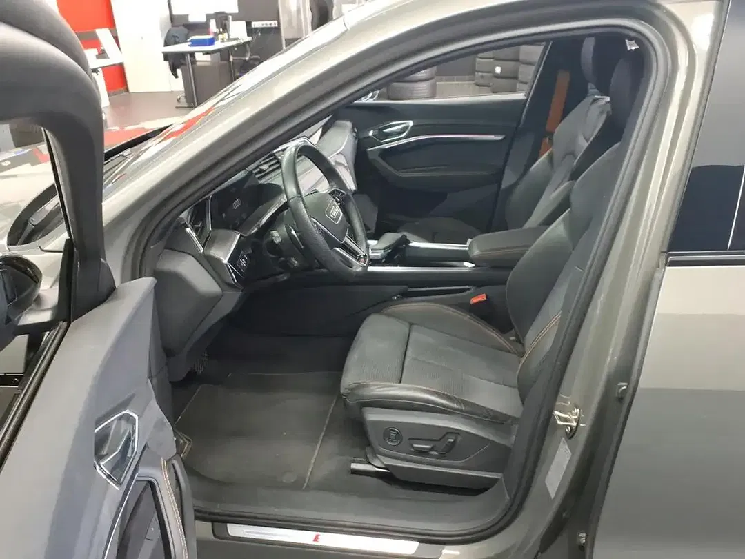 Audi e-tron 55 Sportback S line Black Edition - Thumbnail 8