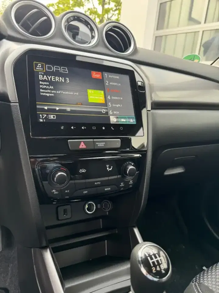 Suzuki Vitara 1.5 AllGrip Comfort+ - Thumbnail 13
