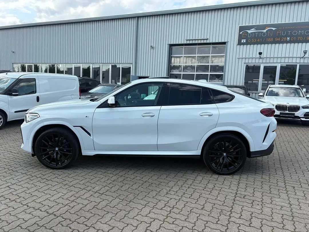 BMW X6 xDrive M - Thumbnail 3