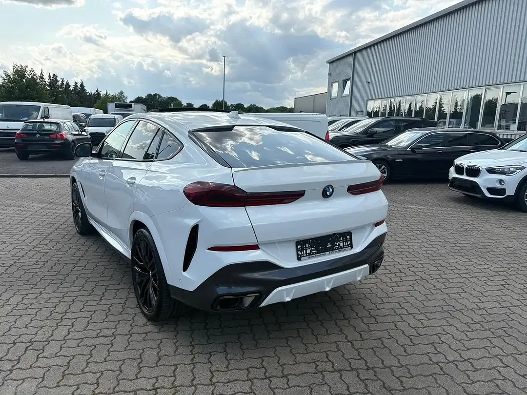 BMW X6 xDrive M - Thumbnail 5