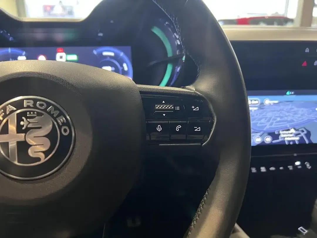 Alfa Romeo Junior BEV Speciale - Thumbnail 14