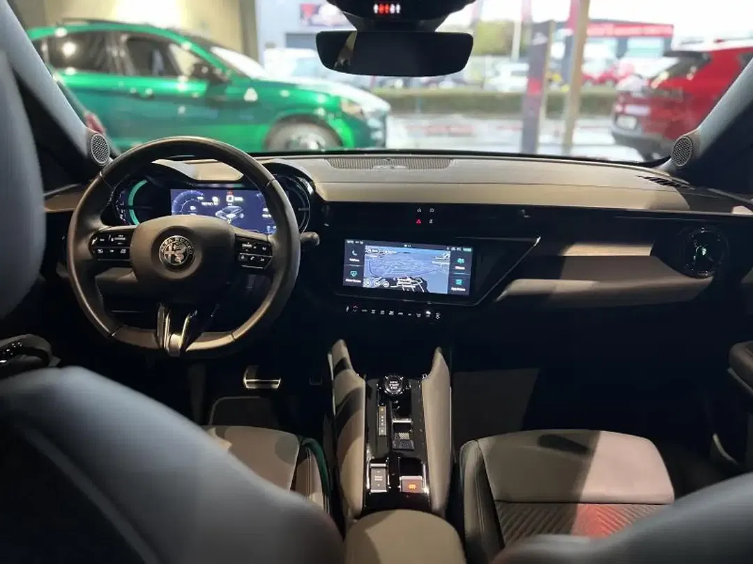 Alfa Romeo Junior BEV Speciale - foto 15