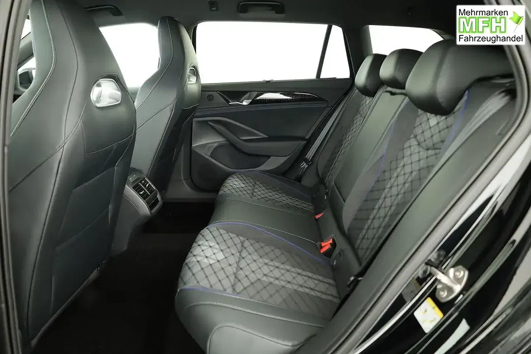 Volkswagen Passat Variant 2.0 TDI DSG 4Motion R-Line Black Edition - Thumbnail 10
