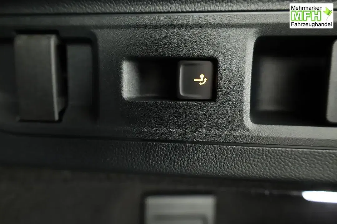 Volkswagen Passat Variant 2.0 TDI DSG 4Motion R-Line Black Edition - Thumbnail 13