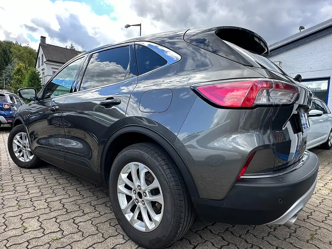 Ford Kuga 1.5 EcoBoost Titanium - Thumbnail 3