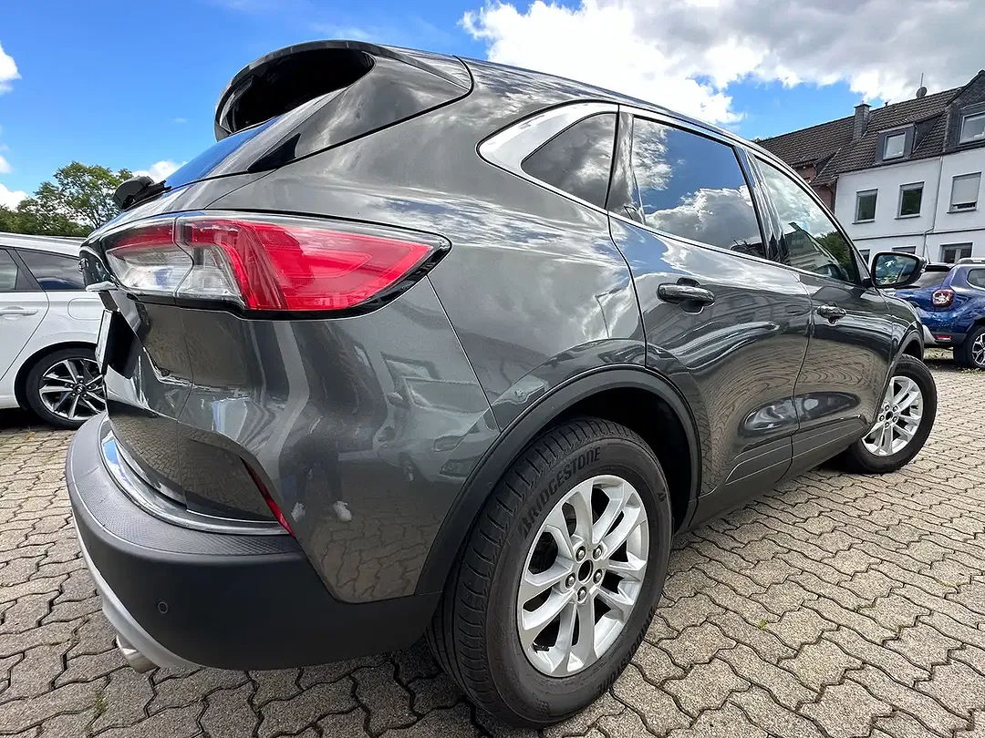 Ford Kuga 1.5 EcoBoost Titanium - Thumbnail 4