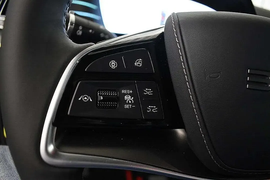 BYD Tang EV AWD Flagship - Thumbnail 12