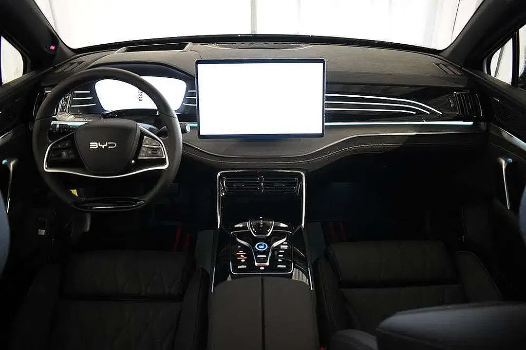 BYD Tang EV AWD Flagship - Thumbnail 4