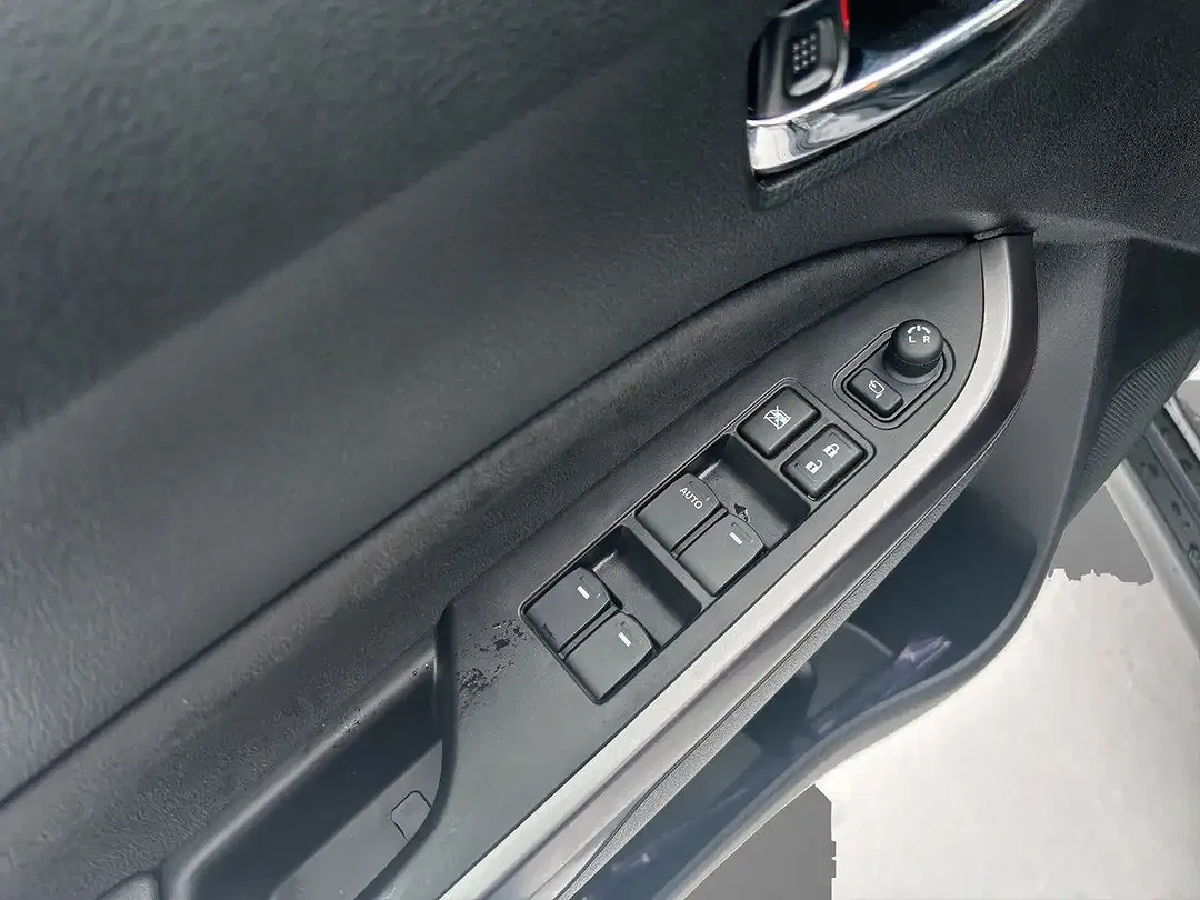 Suzuki Vitara 4x4 Comfort+ - Thumbnail 5