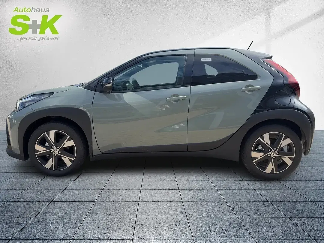 Toyota Aygo X 1.5 CVT Teamplayer - foto 2