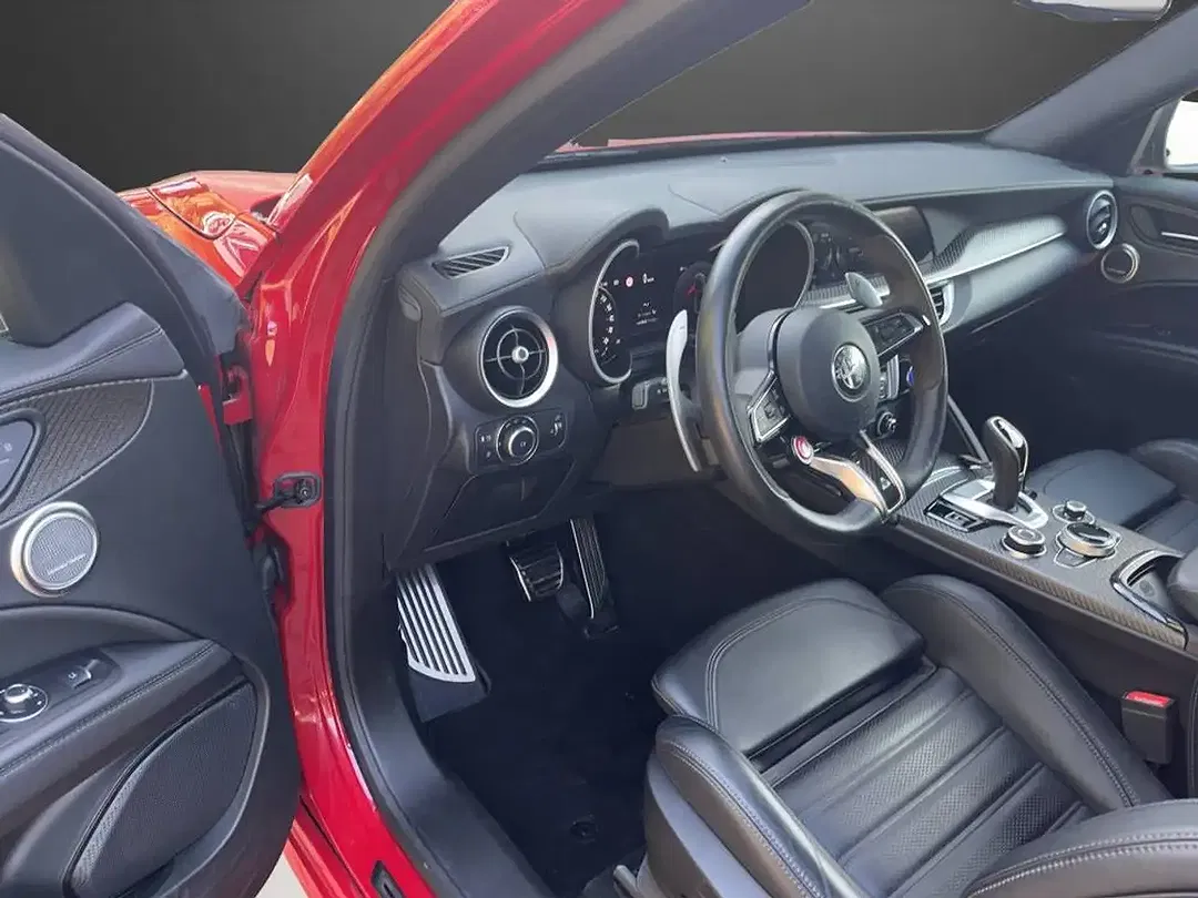 Alfa Romeo Quadrifoglio 2.9 V6 - Thumbnail 10
