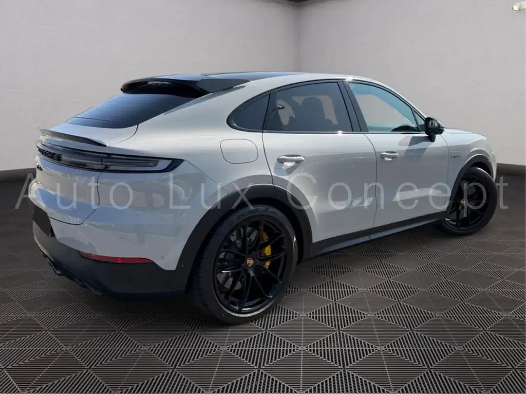 Porsche Cayenne E-Hybrid Turbo Coupe - Thumbnail 4