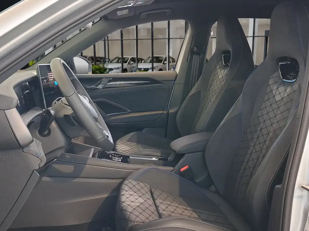 Volkswagen Tayron 1.5 eHybrid DSG R-Line Black Style - Thumbnail 6