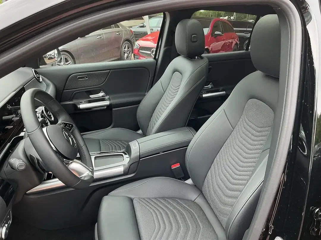 Mercedes-Benz GLA 180 - Thumbnail 9