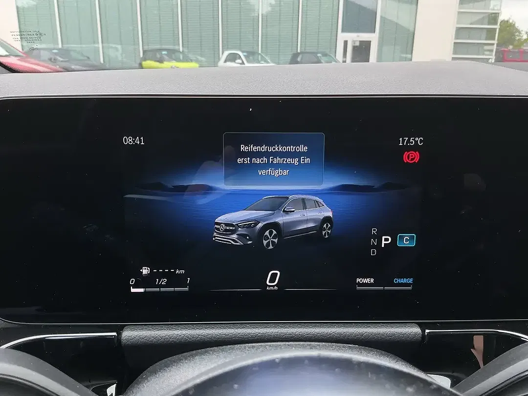 Mercedes-Benz GLA 180 - Thumbnail 11