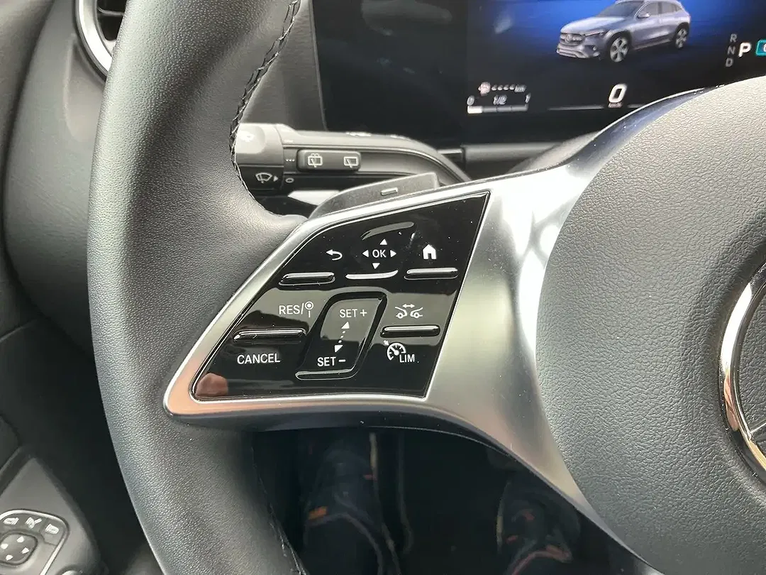 Mercedes-Benz GLA 180 - Thumbnail 13