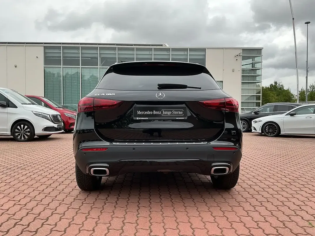 Mercedes-Benz GLA 180 - Thumbnail 4