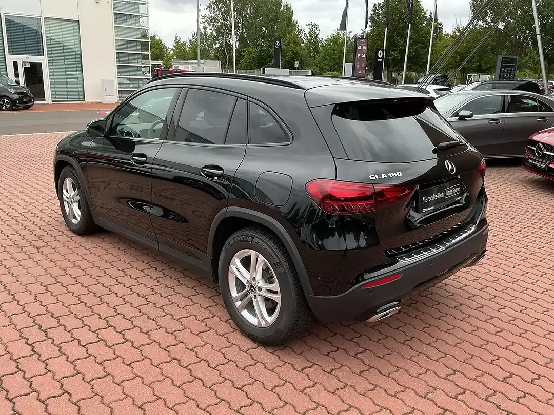Mercedes-Benz GLA 180 - Thumbnail 5