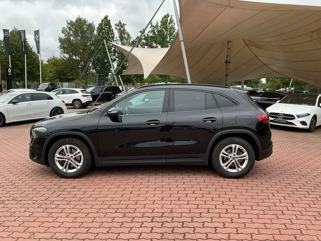 Mercedes-Benz GLA 180 - Thumbnail 6