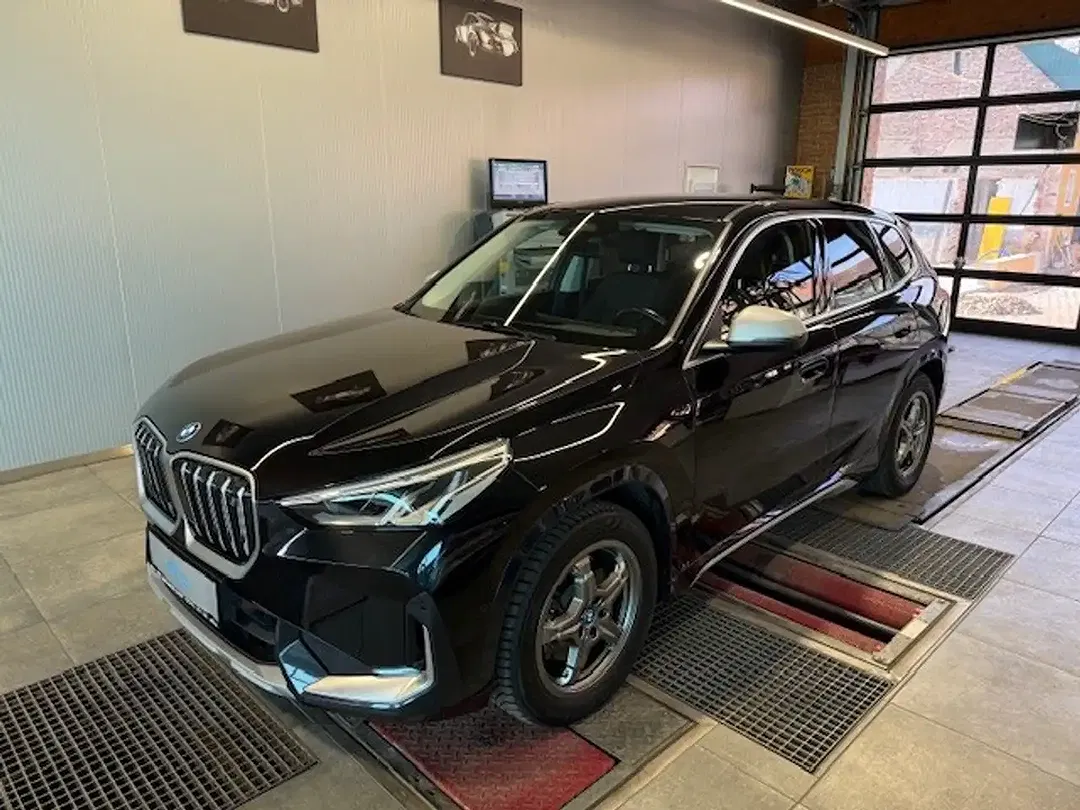 BMW iX1 xDrive - foto 1