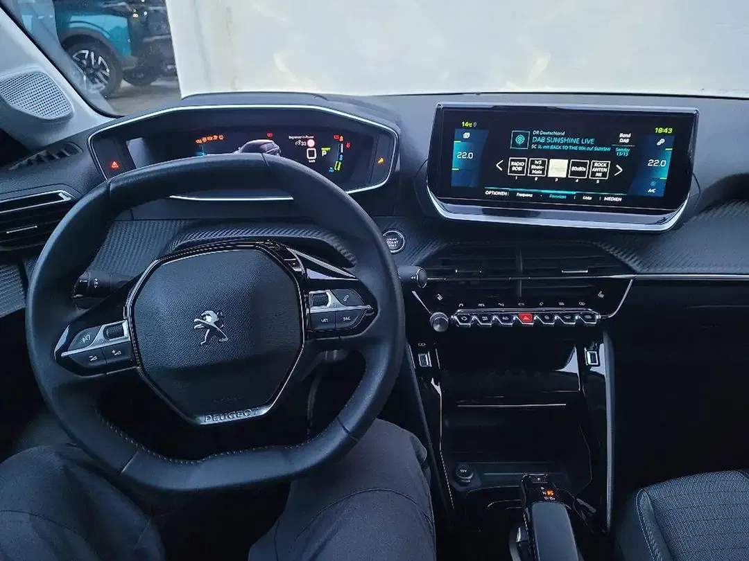 Peugeot 208 Allure Pack - Thumbnail 8