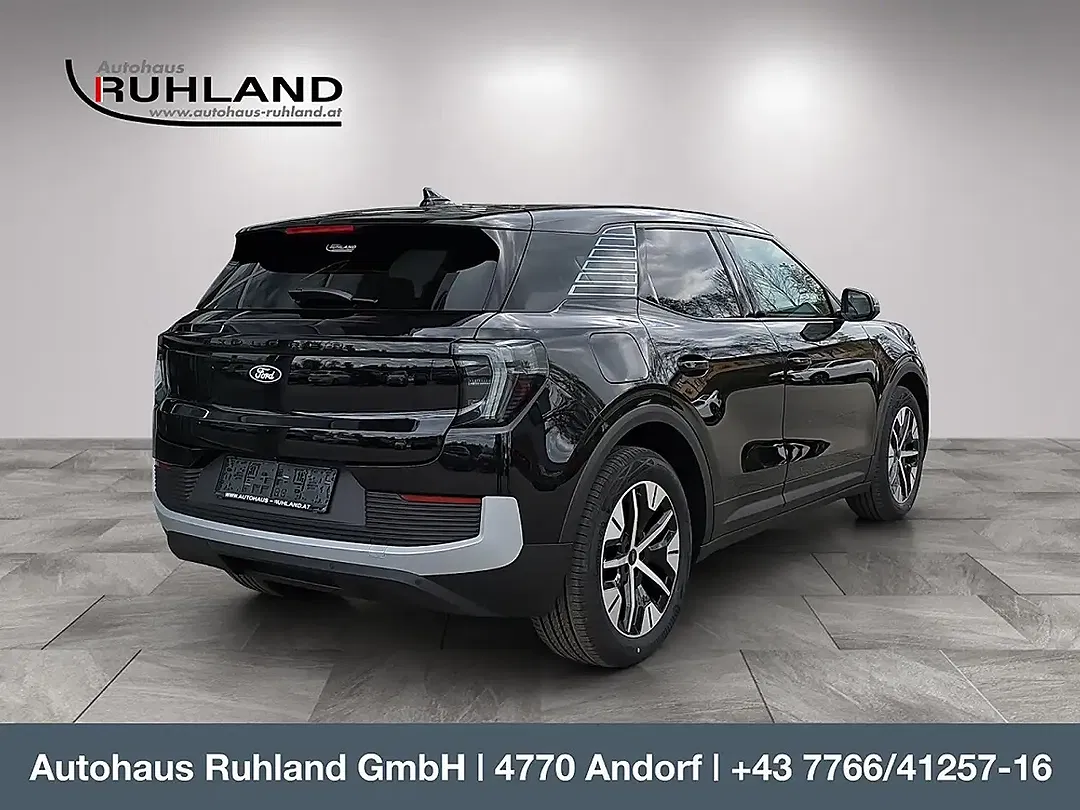 Ford Explorer - Thumbnail 5