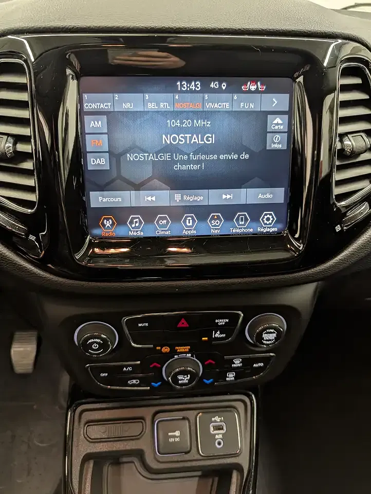 Jeep Compass 1.3 Turbo - Thumbnail 13