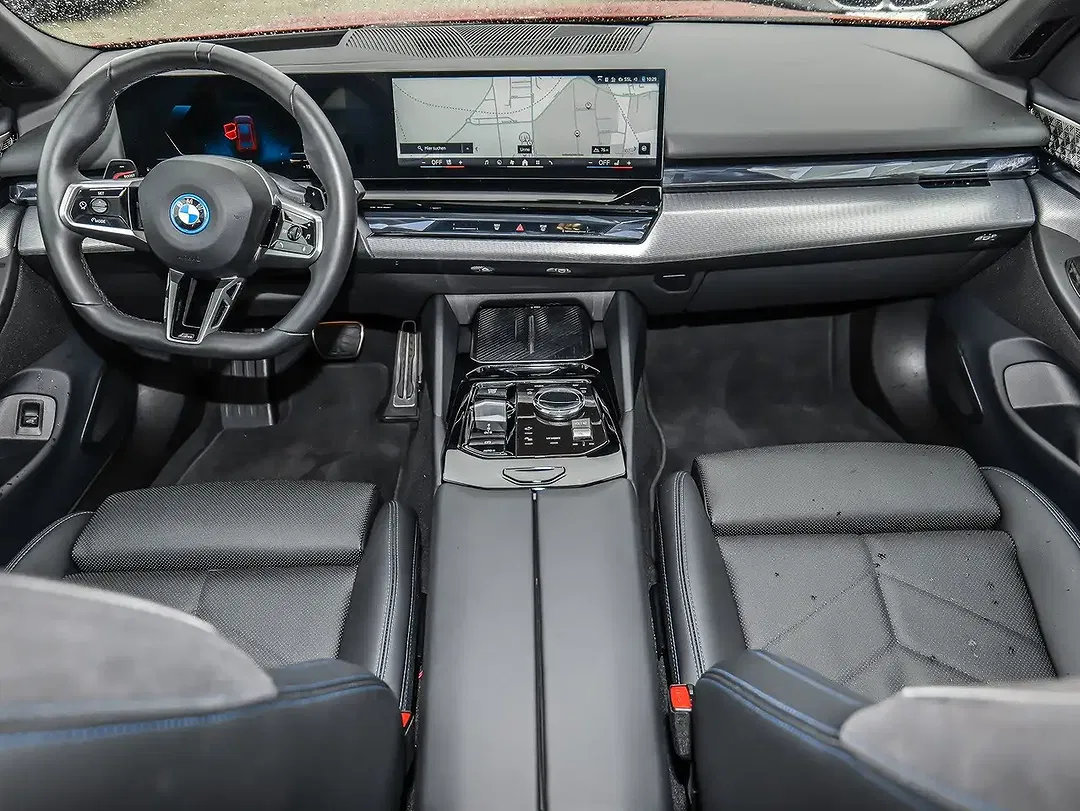 BMW 550 xDrive Touring M Sport - Thumbnail 3
