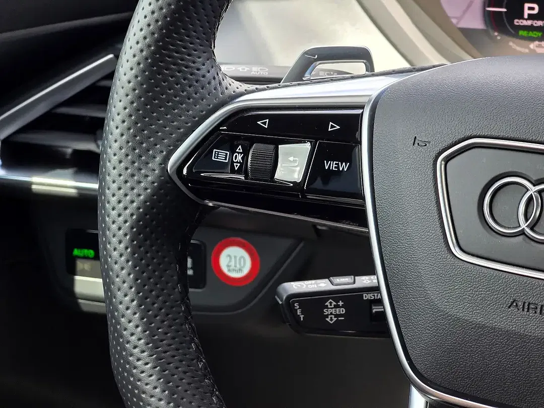 Audi e-tron GT quattro Matrix LED - Thumbnail 37
