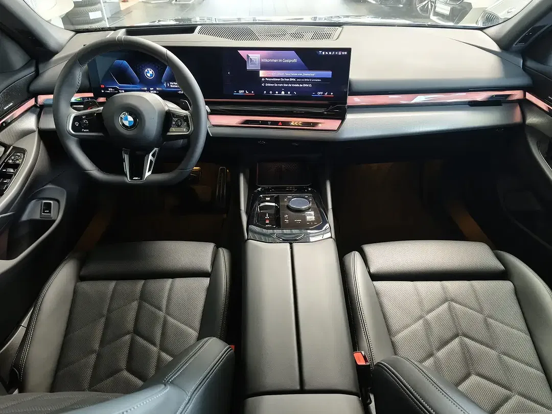 BMW 520 xDrive M Sport Touring - Thumbnail 14