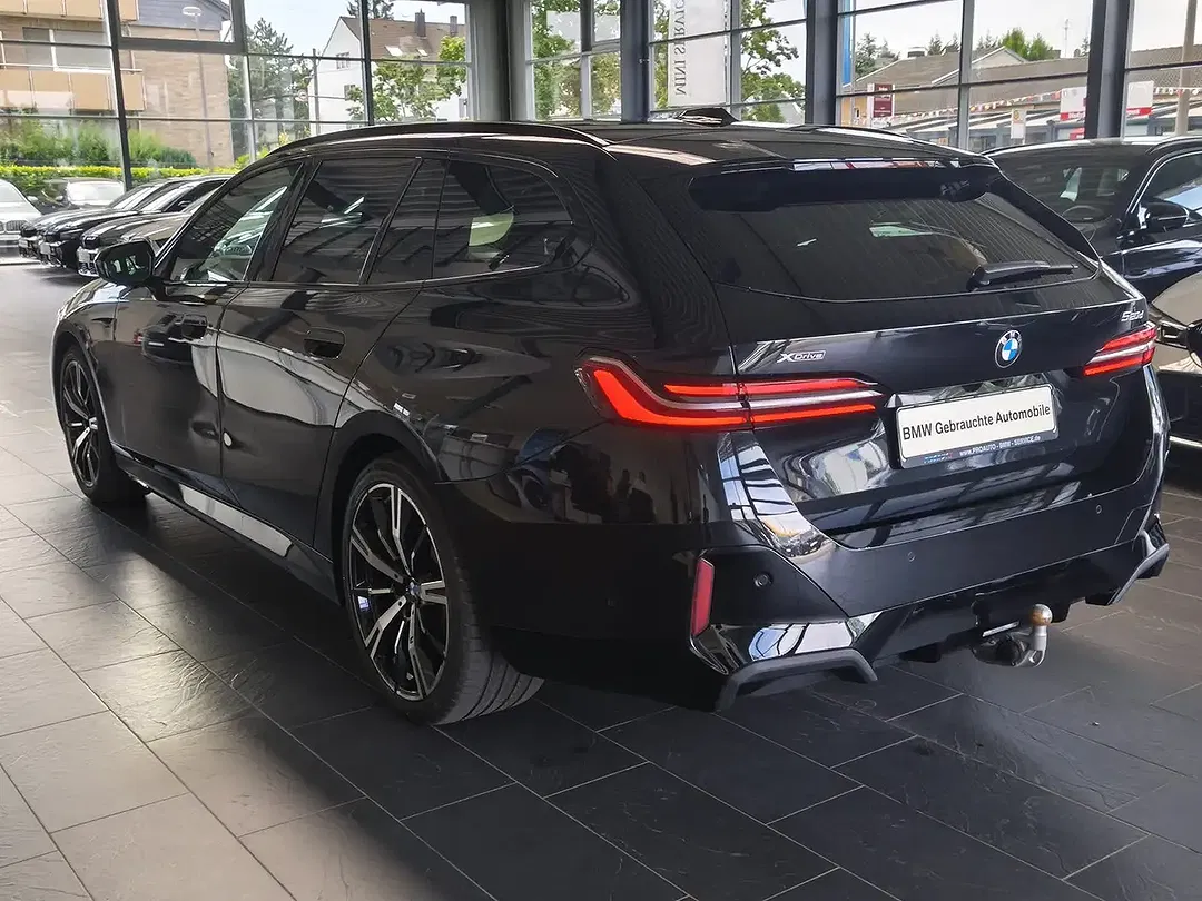 BMW 520 xDrive M Sport Touring - Thumbnail 4