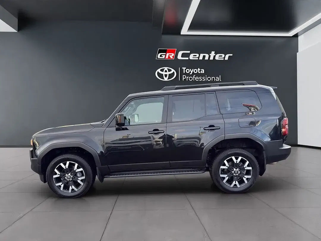 Toyota Land Cruiser 2.8 4x4 Executive - Thumbnail 10