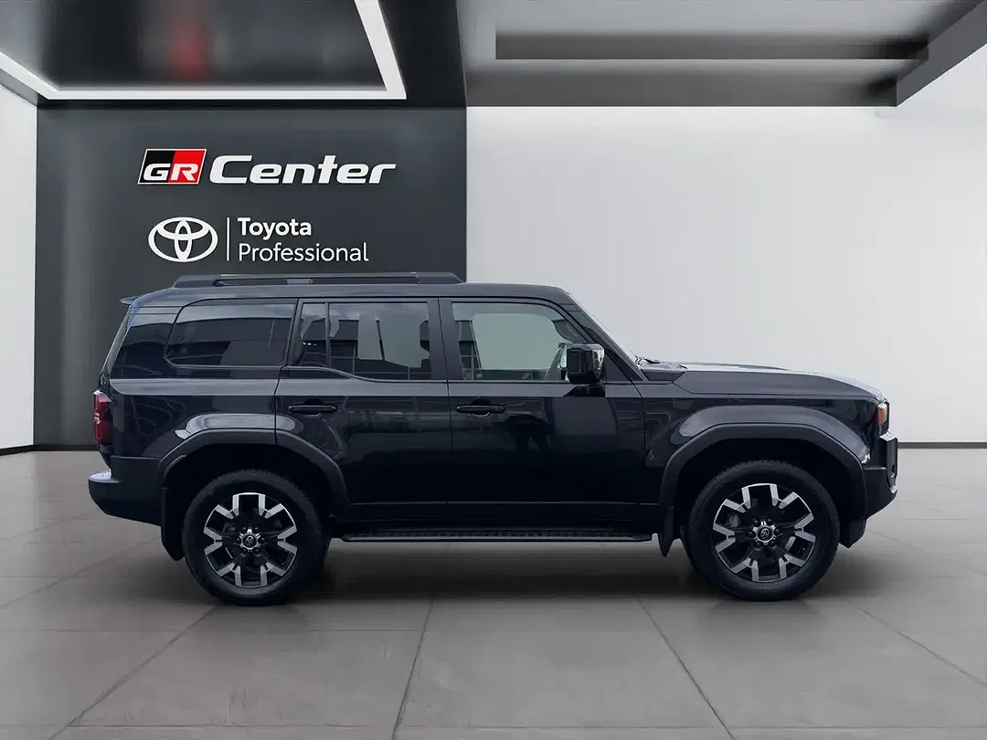 Toyota Land Cruiser 2.8 4x4 Executive - Thumbnail 6