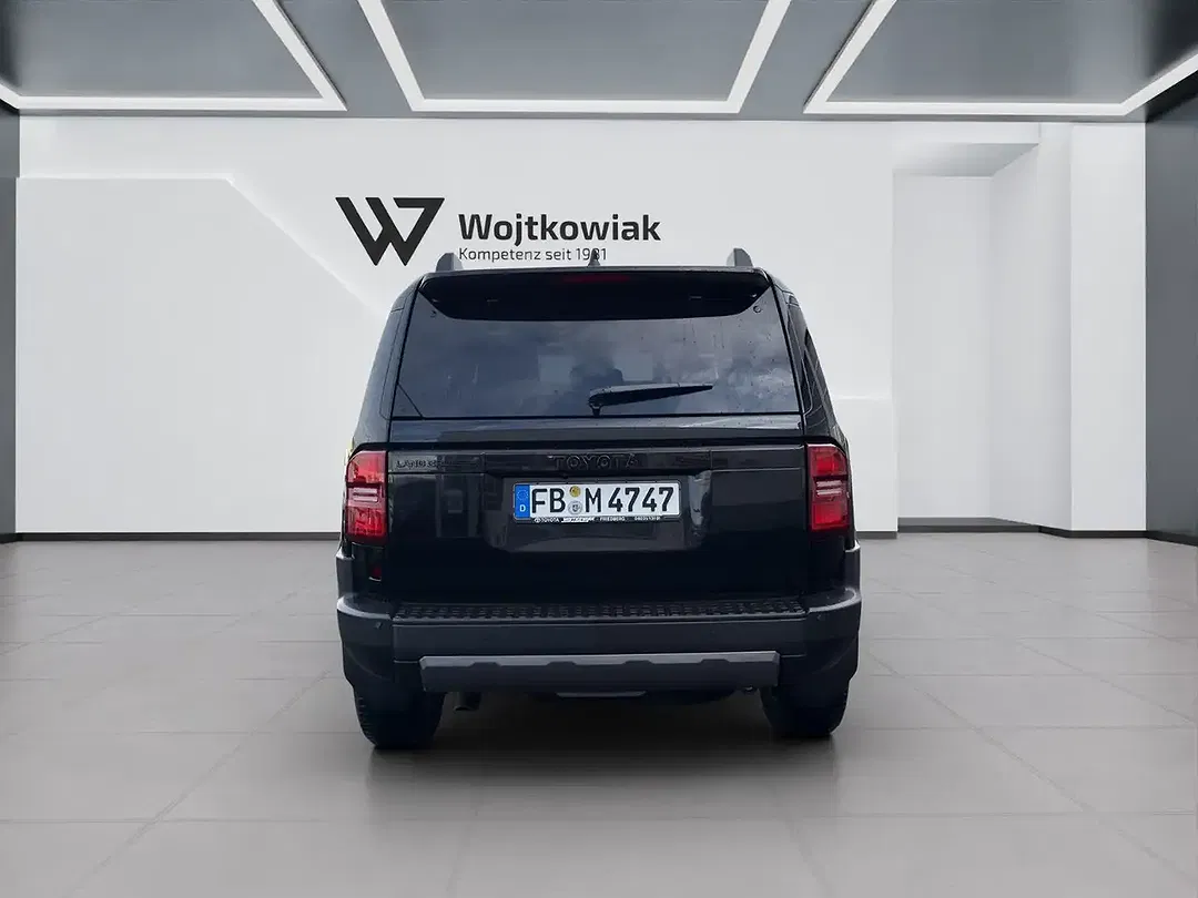 Toyota Land Cruiser 2.8 4x4 Executive - Thumbnail 8