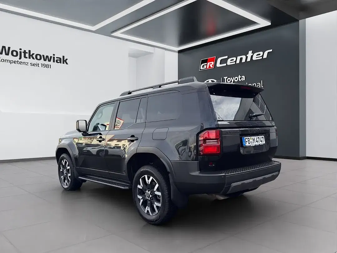 Toyota Land Cruiser 2.8 4x4 Executive - Thumbnail 9